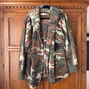 Camo fuzzy cardigan